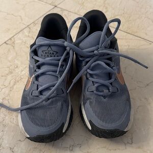 Star Runner Gray Sneakers